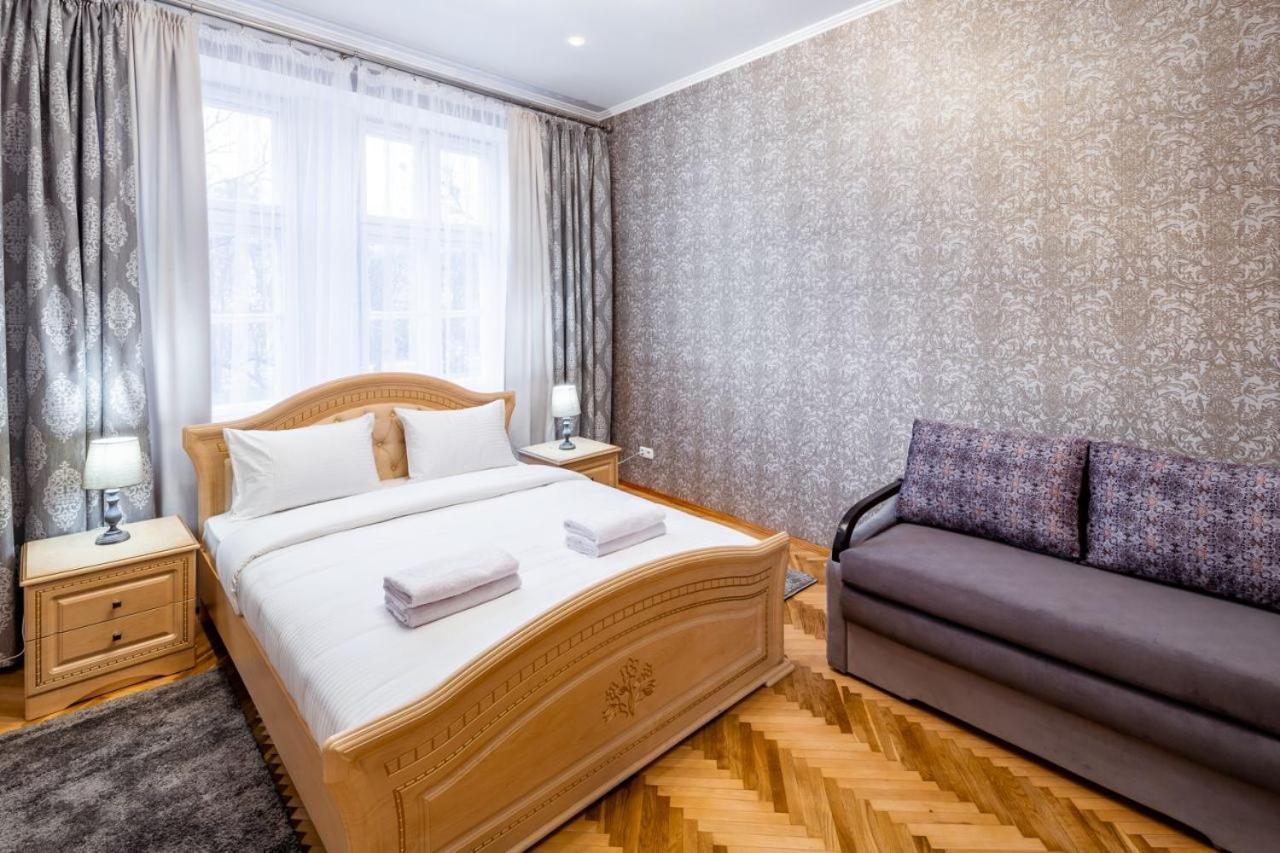 Alfa Apartments Svobody 31 リヴィウ エクステリア 写真